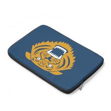 Wildcat with blue background - Laptop Sleeve